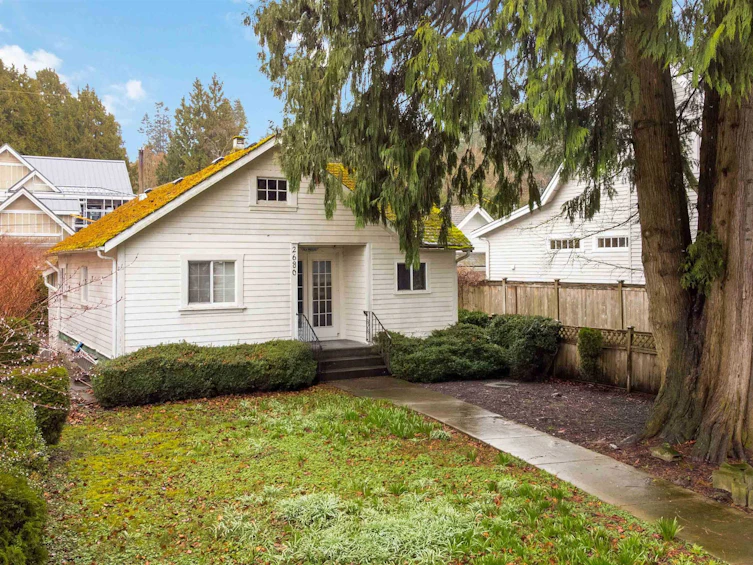2680 Mcbride Avenue, Surrey, BC, V4A 3G1 - 2