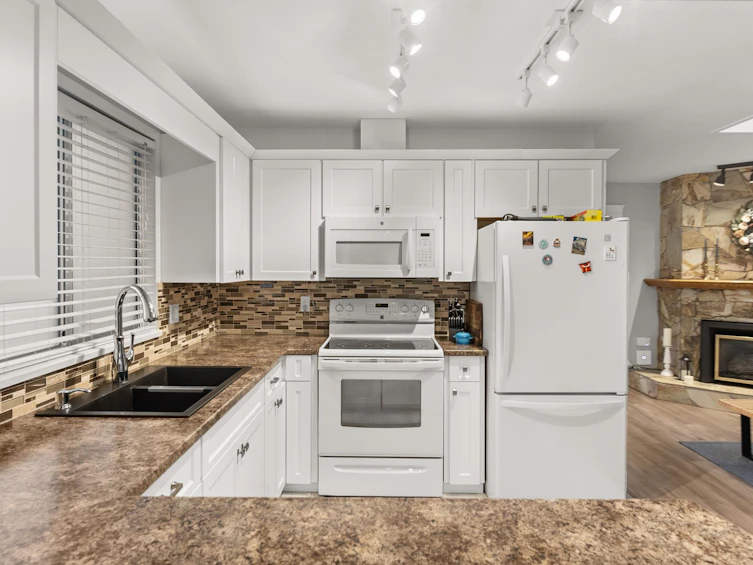12366 Southpark Crescent, Surrey, BC, V3X 2C1 - 20