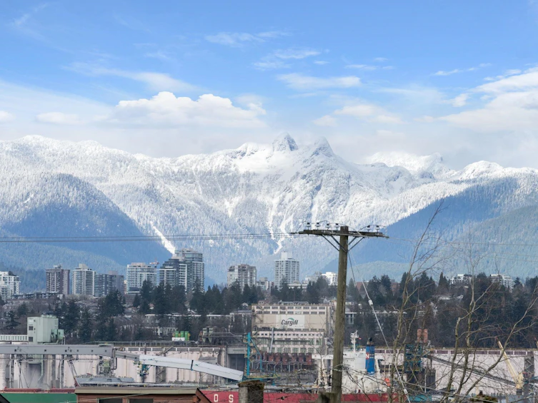 2912 Yale Street, Vancouver, BC, V5K 4W1 - 3