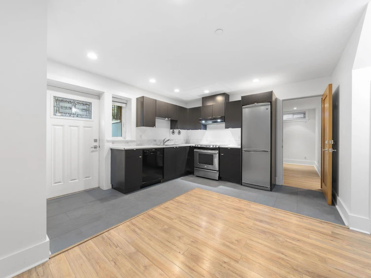 2912 Yale Street, Vancouver, BC, V5K 4W1 - 36