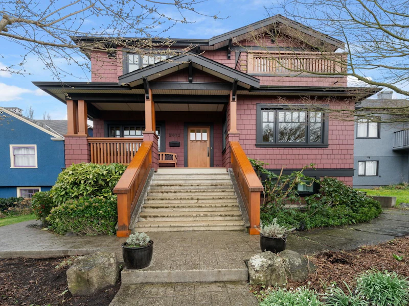 2912 Yale Street, Vancouver BC V5K 4W1