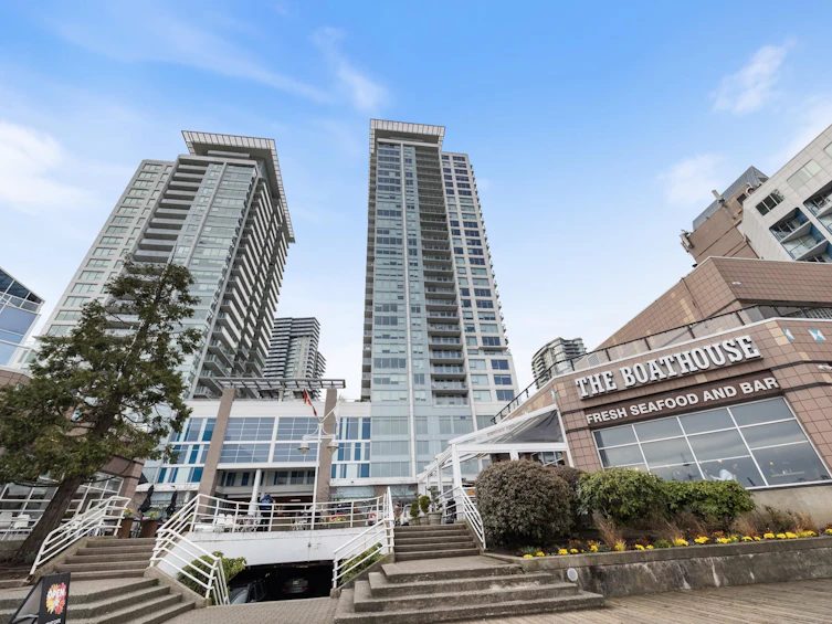 2102-908 Quayside Drive, New Westminster, BC, V3M 0L4