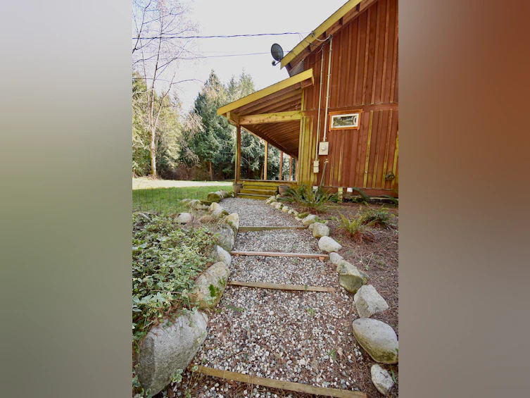 331 Hough Road, Gibsons, BC, V0N 1V4 - 2