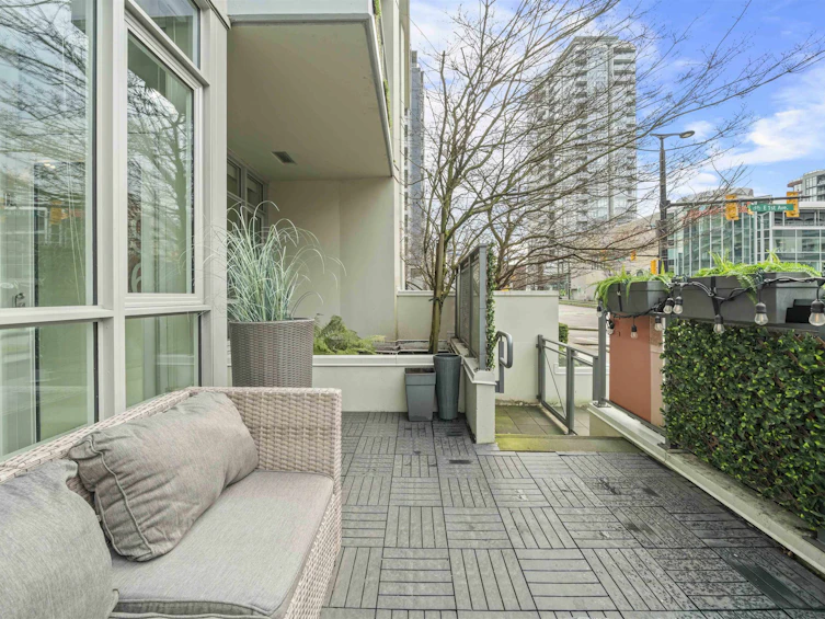 1696 Quebec Street, Vancouver, BC, V6A 3L6 - 21