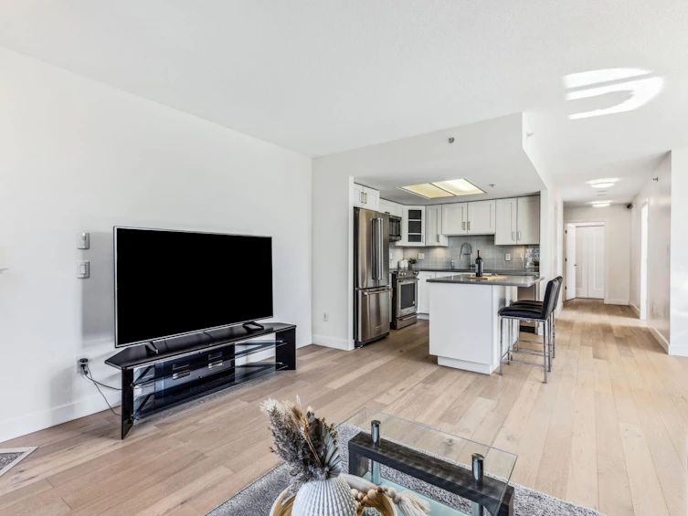 805-1255 Main Street, Vancouver, BC, V6A 4G5 - 4