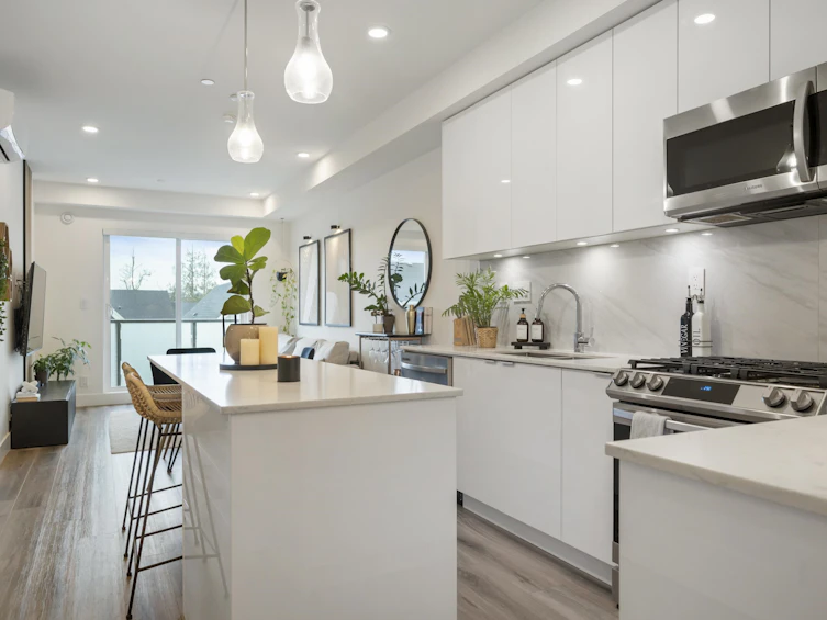 B301-8447 202 Street, Langley, BC, V2Y 2A9 - 6