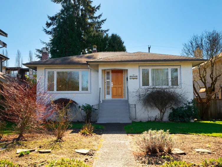 3856 W 3rd Avenue, Vancouver, BC, V6R 1M4