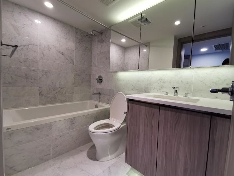 1112-8800 Hazelbridge Way, Richmond, BC, V6X 0S3 - 4