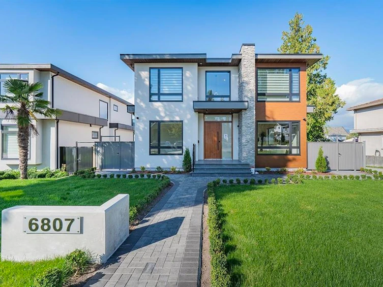 6807 Stanley Street, Burnaby, BC, V5E 1V2
