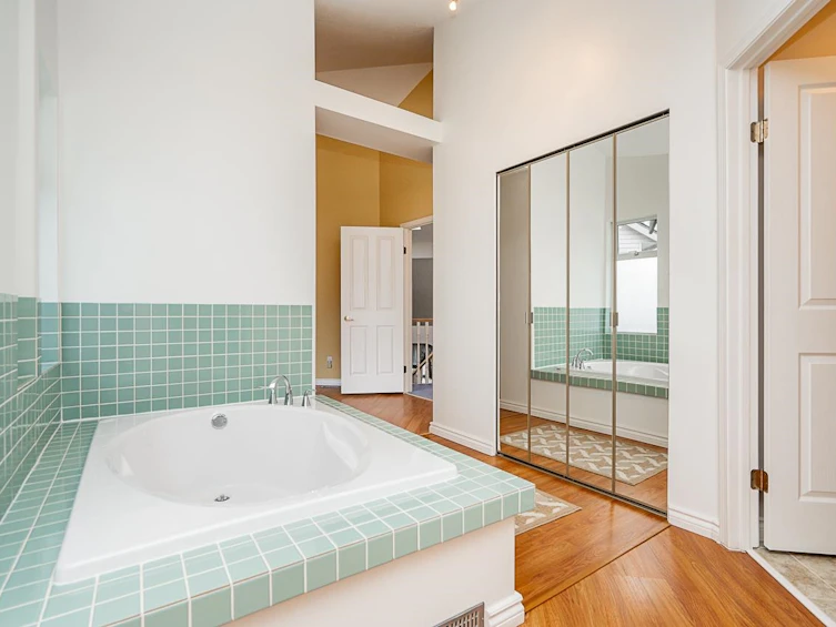 2926 Valleyvista Drive, Coquitlam, BC, V3E 2P3 - 26