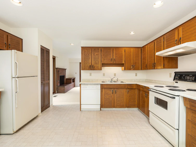 6030 Glenwynd Place, West Vancouver, BC, V7W 2W5 - 10