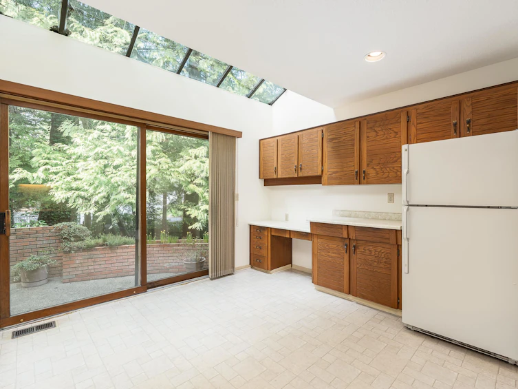 6030 Glenwynd Place, West Vancouver, BC, V7W 2W5 - 11