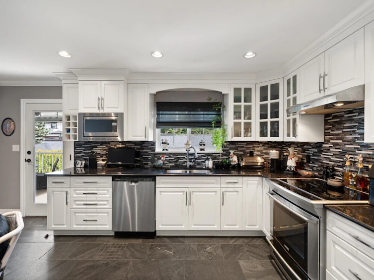 9734 128a Street, Surrey, BC, V3T 3C9 - 11