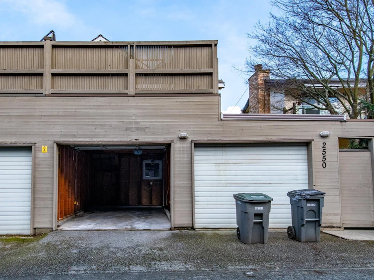 2550 York Avenue, Vancouver, BC, V6K 1E3 - 32