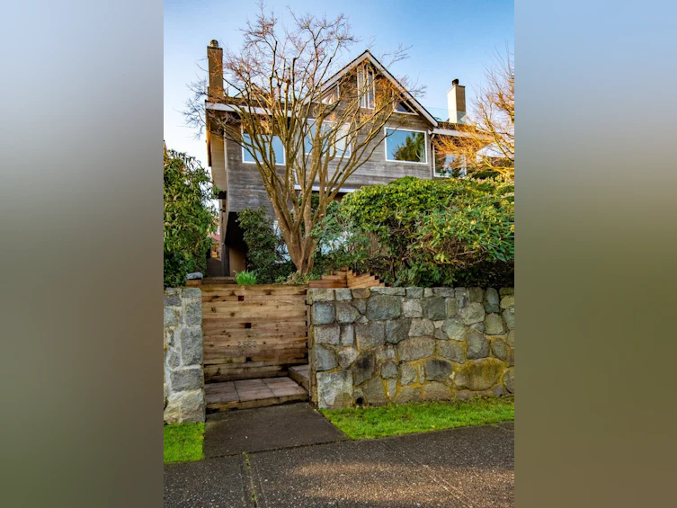 2550 York Avenue, Vancouver, BC, V6K 1E3 - 2