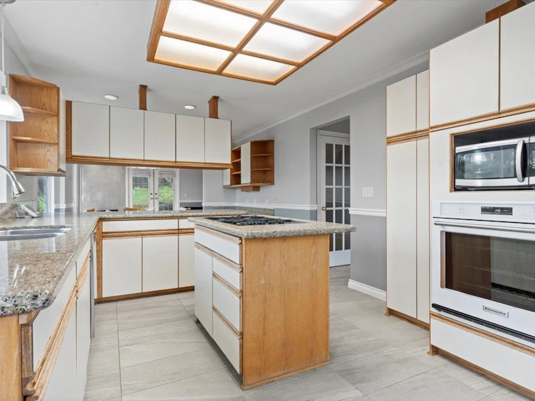 2938 The Dell, Coquitlam, BC, V3C 3M6 - 8