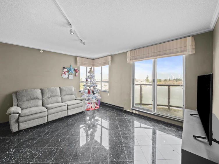 1109-3455 Ascot Place, Vancouver, BC, V5R 6B7 - 3