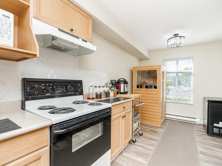 102-2285 Welcher Avenue, Port Coquitlam, BC, V3C 1X2 - 8