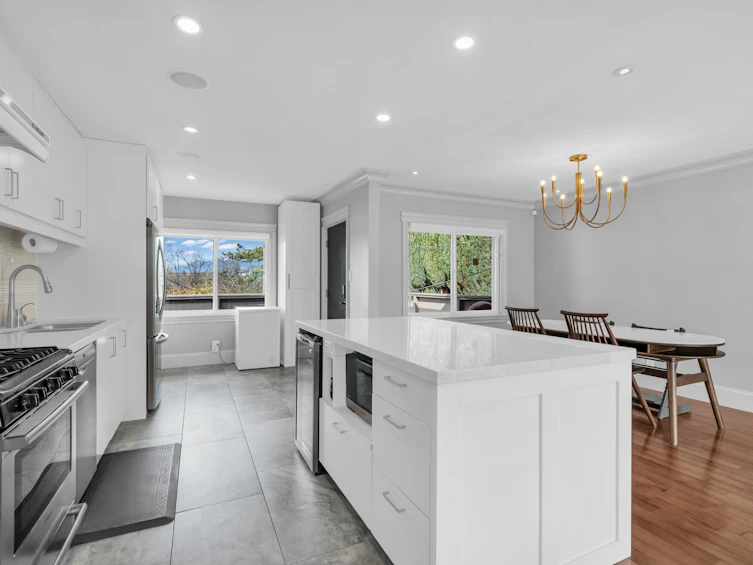 4421 Price Crescent, Burnaby, BC, V5G 2N5 - 5