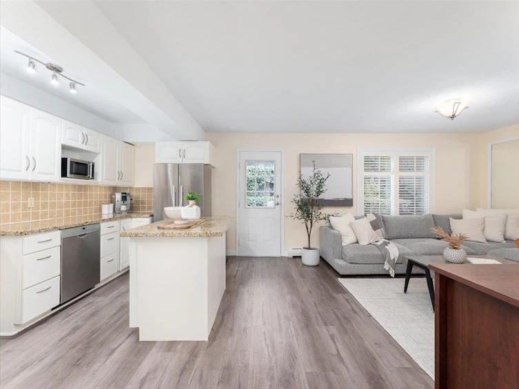 983 Canyon Boulevard, North Vancouver, BC, V7R 2K2 - 7