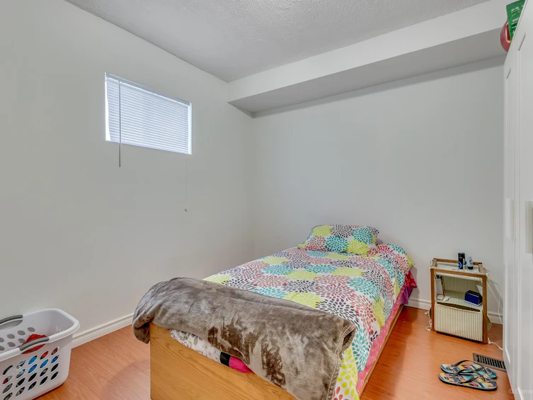 5405 College Street, Vancouver, BC, V5R 3Z6 - 6