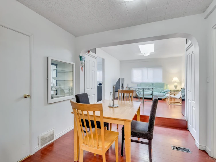 5405 College Street, Vancouver, BC, V5R 3Z6 - 9