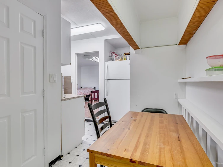 5405 College Street, Vancouver, BC, V5R 3Z6 - 19