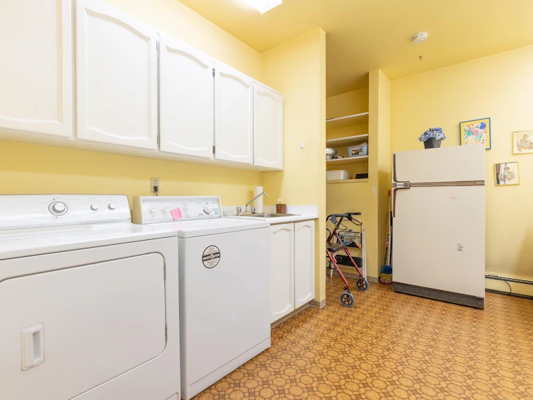 7501 Lambeth Drive, Burnaby, BC, V5E 4B4 - 11