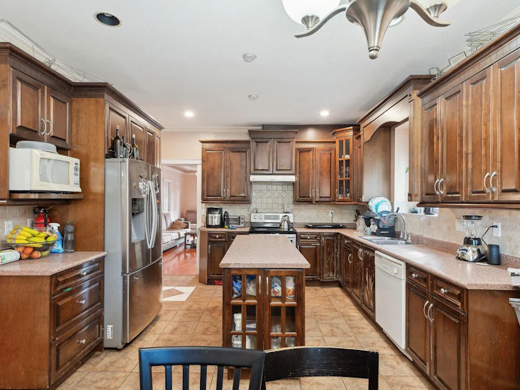 10259 132 Street, Surrey, BC, V3T 3T8 - 8