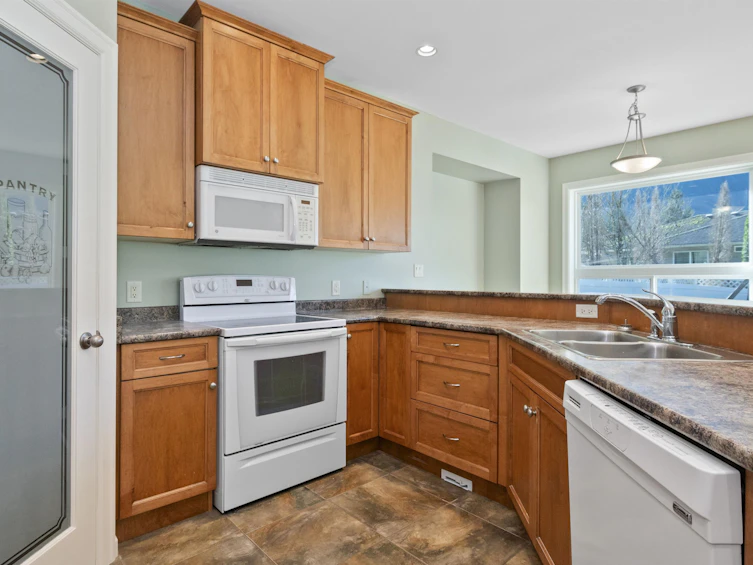 21241 Kettle Valley Road, Hope, BC, V0X 1L1 - 7