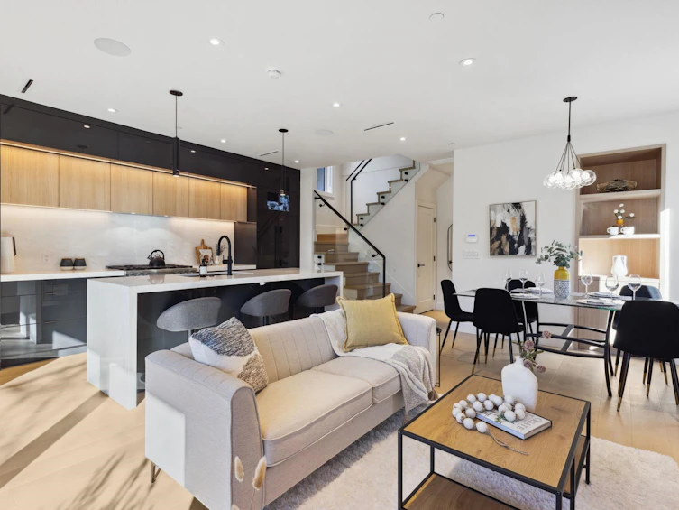 1-3081 W 14th Avenue, Vancouver, BC, V6K 2X7 - 4