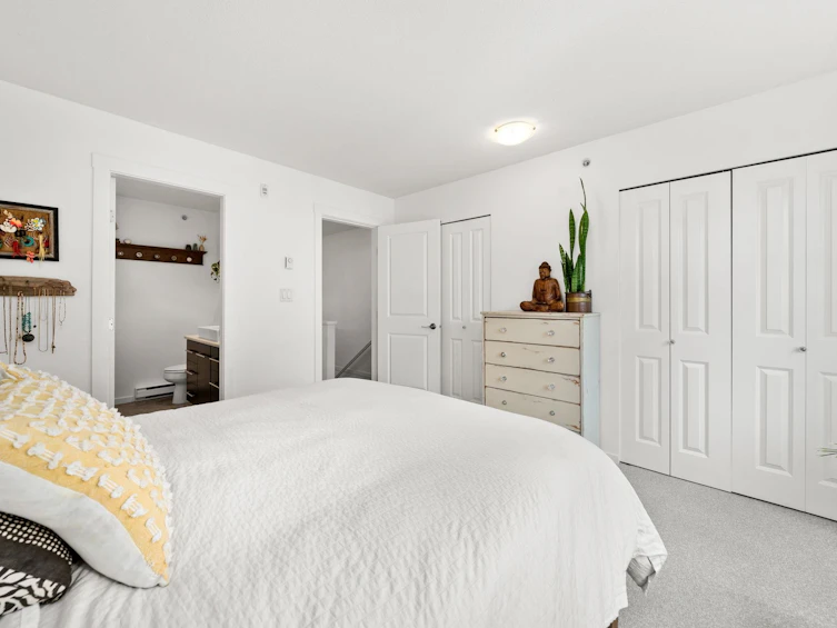 3750 Welwyn Street, Vancouver, BC, V5N 3Y9 - 23