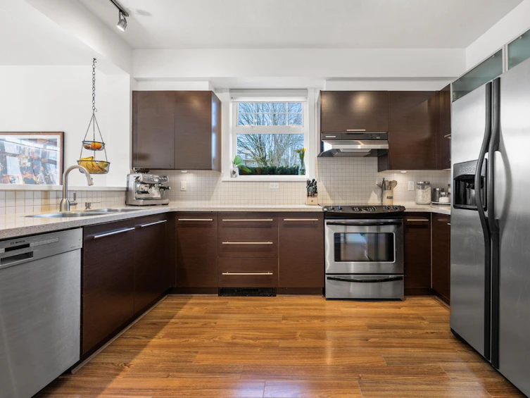 3750 Welwyn Street, Vancouver, BC, V5N 3Y9 - 13