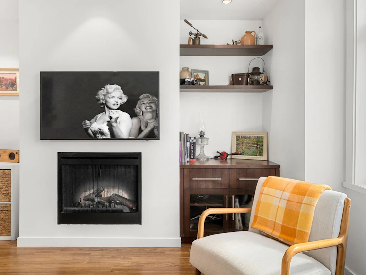 3750 Welwyn Street, Vancouver, BC, V5N 3Y9 - 9