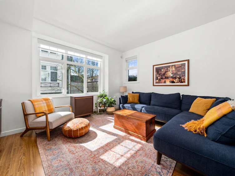 3750 Welwyn Street, Vancouver, BC, V5N 3Y9 - 4