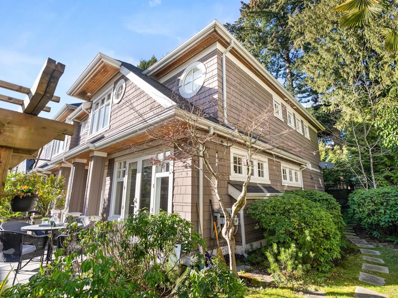 2119 Gordon Avenue, West Vancouver BC V7V 1W1