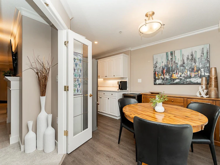 415-15350 19a Avenue, Surrey, BC, V4A 9W1 - 19