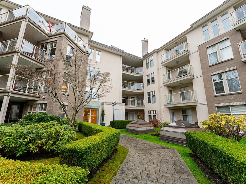 415 - 15350 19a Avenue, Surrey BC V4A 9W1
