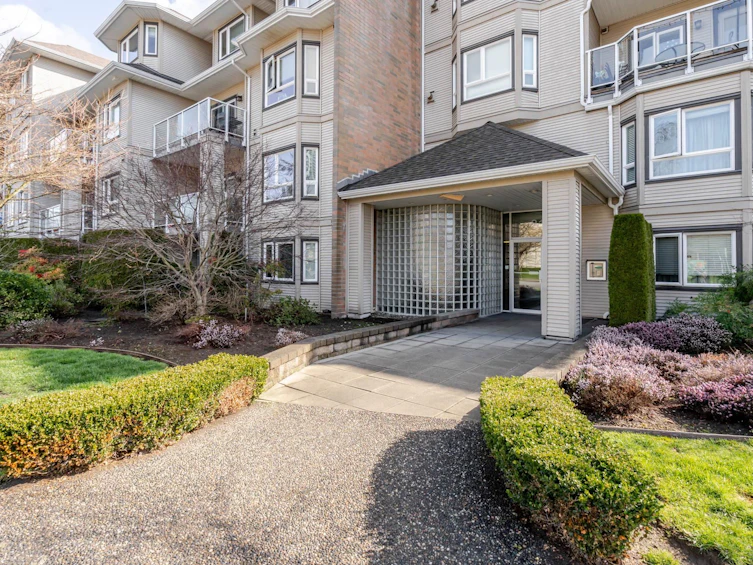 320-8142 120a Street, Surrey, BC, V3W 0N1 - 2