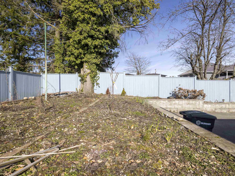 7535 Burgess Street, Burnaby, BC, V3N 3H9 - 26