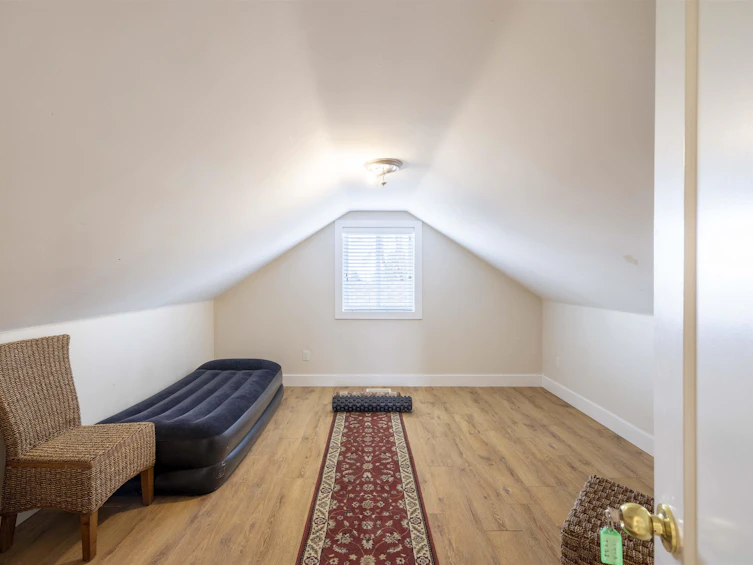 7535 Burgess Street, Burnaby, BC, V3N 3H9 - 21
