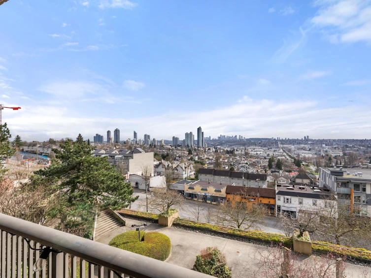 407-3740 Albert Street, Burnaby, BC, V5C 5Y7 - 3