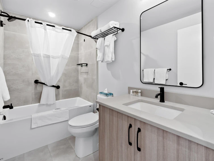 304B-160 Esplanade Avenue, Harrison Hot Springs, BC, V0M 1K0 - 13