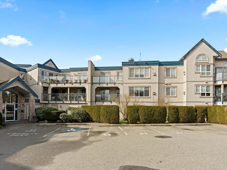 215-45504 Mcintosh Drive, Chilliwack, BC, V2P 7Y8 - 2