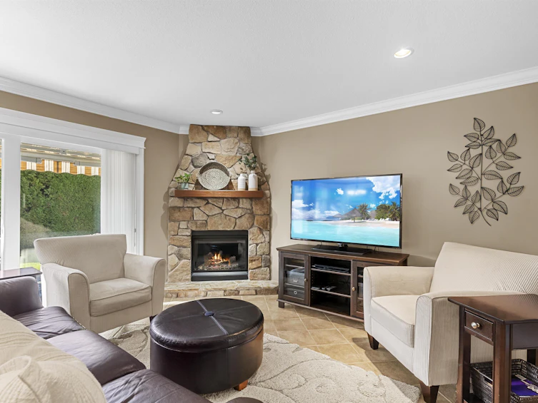 22162 46a Avenue, Langley, BC, V2Z 1A4 - 2