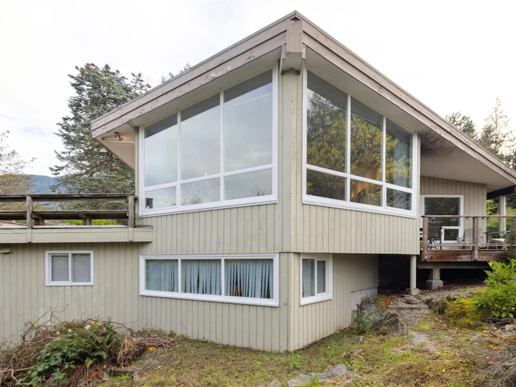 6295 St. Georges Avenue, West Vancouver, BC, V7W 1Z8 - 2