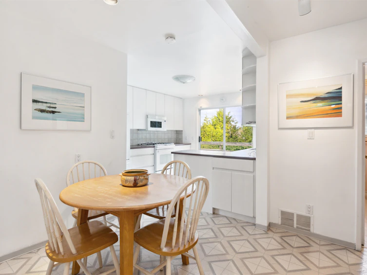 6295 St. Georges Avenue, West Vancouver, BC, V7W 1Z8 - 11