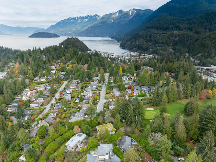 6295 St. Georges Avenue, West Vancouver, BC, V7W 1Z8 - 40