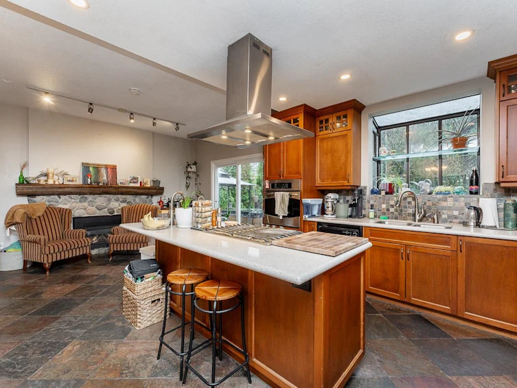 8988 Royal Street, Langley, BC, V1M 3R8 - 8