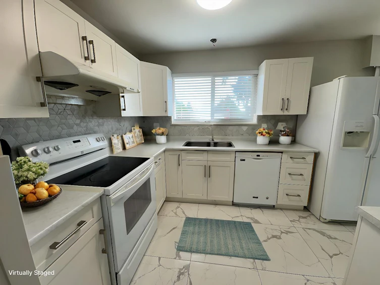 9020 Alexandria Crescent, Surrey, BC, V3V 1S7 - 3